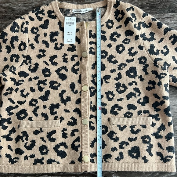 Abercrombie & Fitch leopard luxeloft short sleeve cardigan - Picture 6 of 7